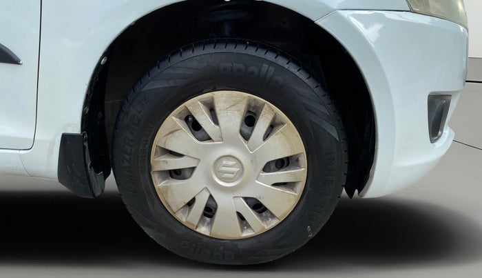 2014 Maruti Swift VXI, Petrol, Manual, 95,939 km, Right Front Wheel