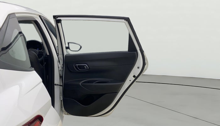 2023 Hyundai NEW I20 MAGNA 1.2 MT, Petrol, Manual, 12,754 km, RHS Rear Door