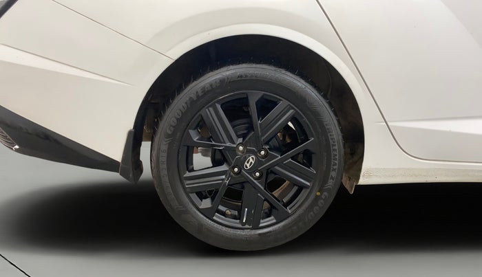 2023 Hyundai Verna SX (O) 1.5 TURBO PETROL MT, Petrol, Manual, 13,457 km, Right Rear Wheel