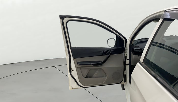 2017 Tata Tiago XT PETROL, Petrol, Manual, 61,022 km, LHS Front Door