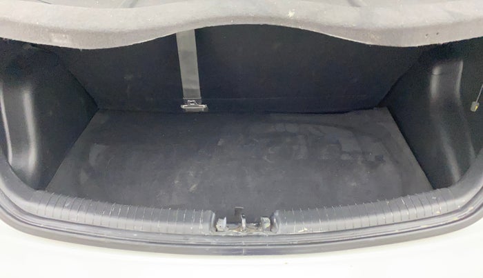 2015 Hyundai Grand i10 MAGNA 1.2 KAPPA VTVT, Petrol, Manual, 52,076 km, Boot Open Zoomed View