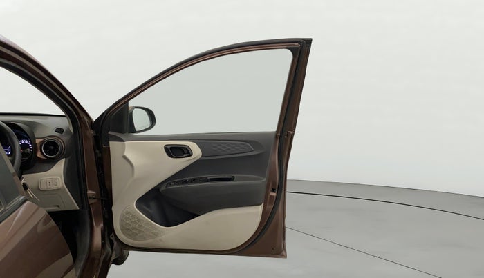 2022 Hyundai AURA S 1.2 CNG, CNG, Manual, 77,888 km, RHS Front Door