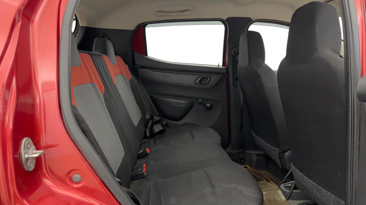 2015 Renault Kwid RXT 0.8, Petrol, Manual, 49,112 km, Right Side Rear Door Cabin