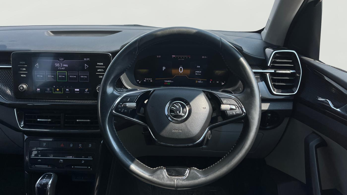 2023 Skoda KUSHAQ STYLE 1.0L TSI AT, Petrol, Automatic, 1,04,782 km, Steering Wheel Close Up