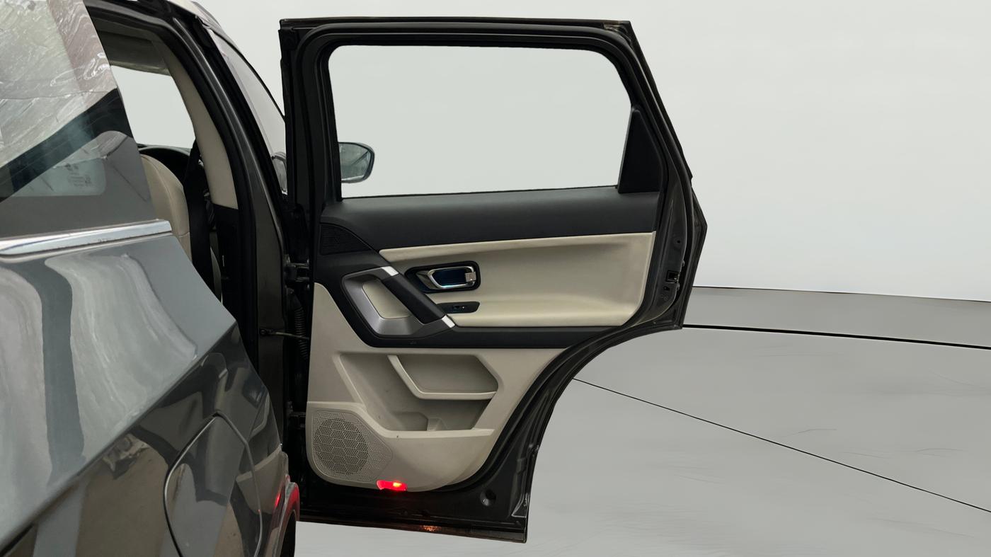 2021 Tata Safari XZA PLUS, Diesel, Automatic, 92,954 km, RHS Rear Door