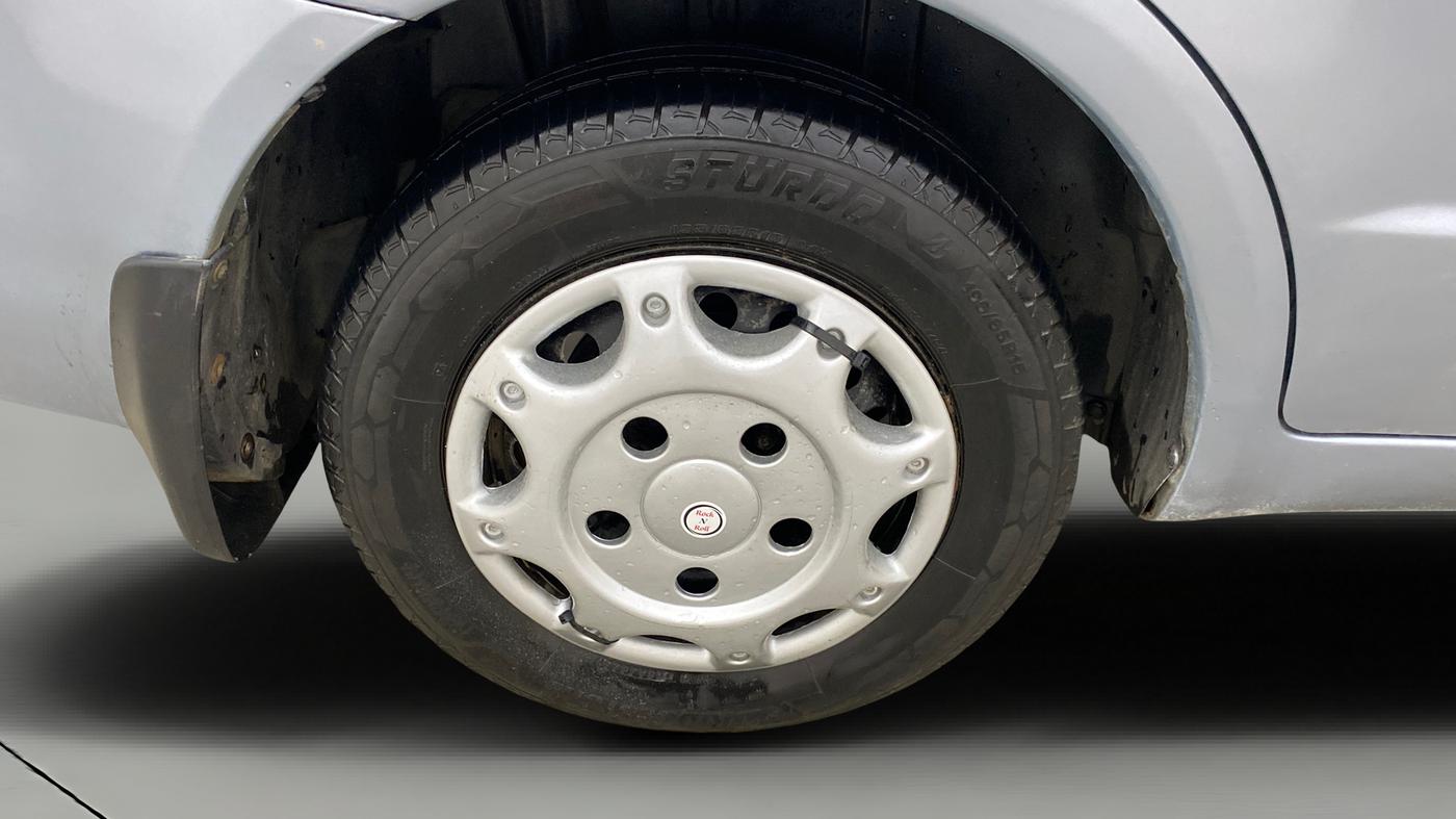 2013 Maruti SX4 VDI, Diesel, Manual, 1,16,796 km, Right Rear Wheel