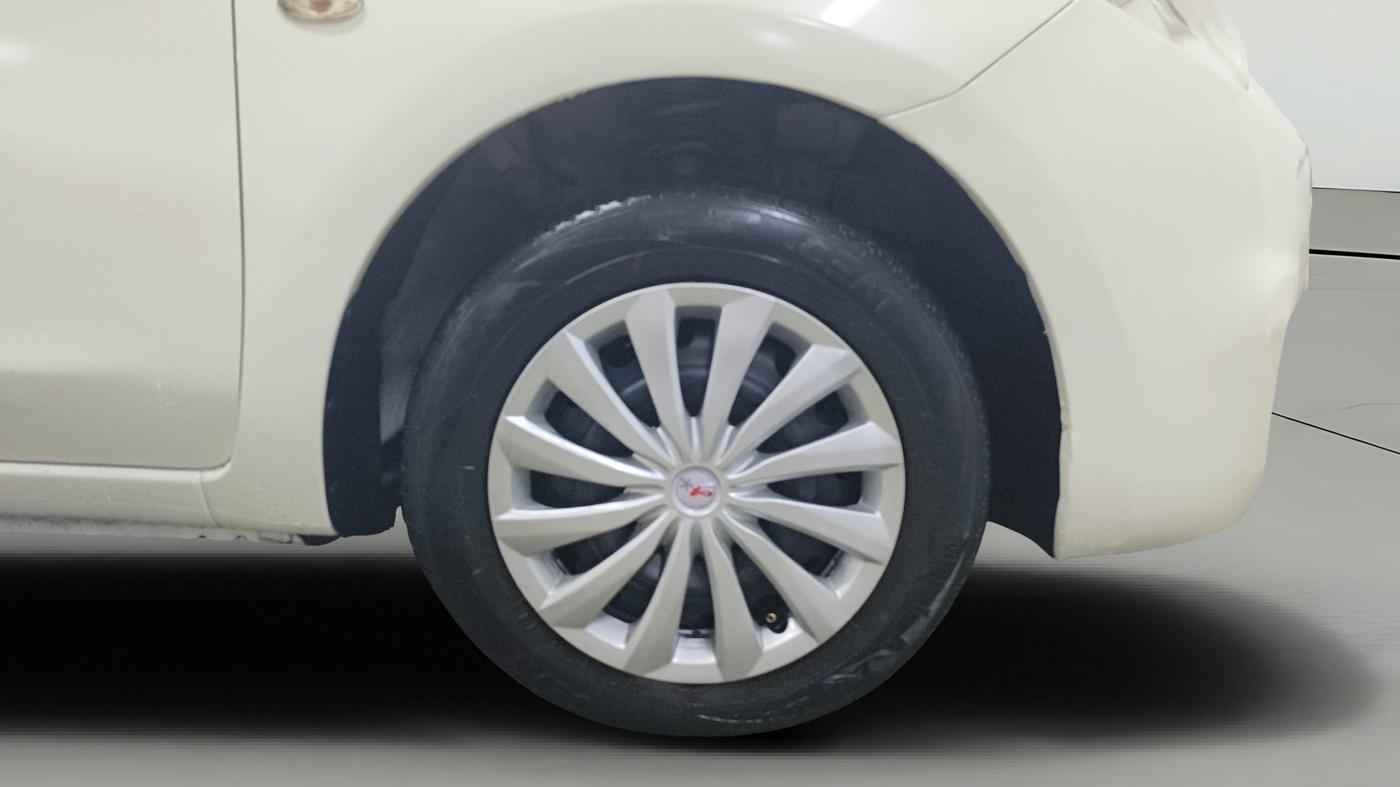 2014 Renault Pulse RXL DIESEL, Diesel, Manual, 1,18,525 km, Right Front Wheel