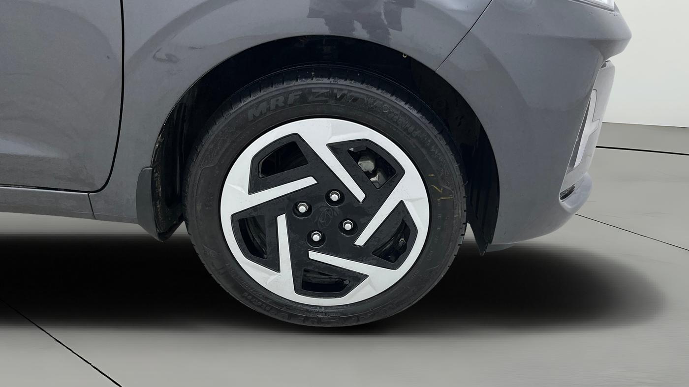 2024 Hyundai GRAND I10 NIOS SPORTZ 1.2 KAPPA VTVT CNG, CNG, Manual, 3,510 km, Right Front Wheel