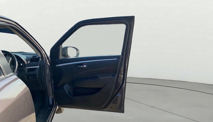 2017 Maruti Swift VXI, Petrol, Manual, 1,22,660 km, RHS Front Door