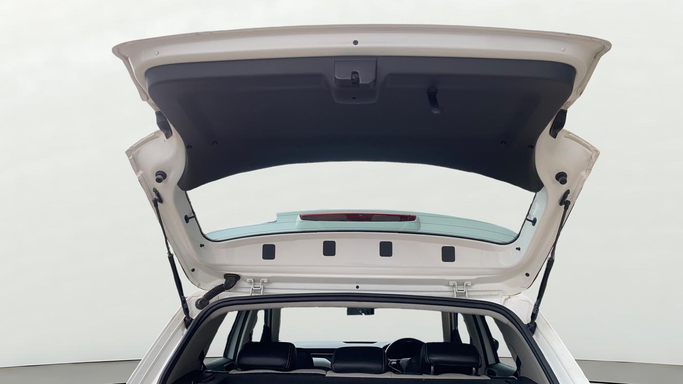 2023 Skoda KUSHAQ AMBITION 1.0L TSI AT, Petrol, Automatic, 25,209 km, Boot Door Open