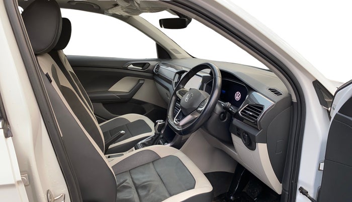 2021 Volkswagen TAIGUN TOPLINE 1.0 TSI AT, Petrol, Automatic, 53,910 km, Right Side Front Door Cabin