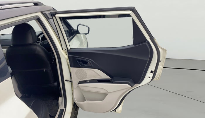 2020 Mahindra XUV300 W6 1.2 PETROL, Petrol, Manual, 53,618 km, RHS Rear Door