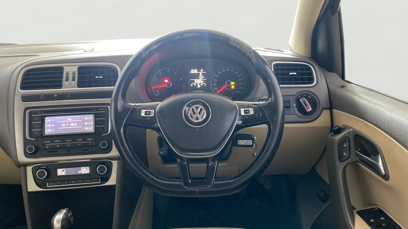 2015 Volkswagen Vento 1.2 TSI HIGHLINE PLUS AT, Petrol, Automatic, 50,563 km, Steering Wheel Close Up