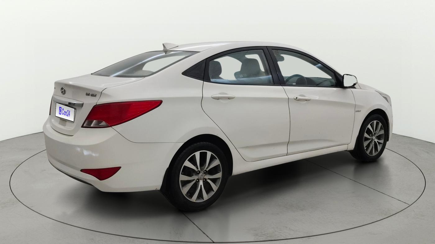 2017 Hyundai Verna 1.6 VTVT SX, Petrol, Manual, 82,518 km, Right Back Diagonal