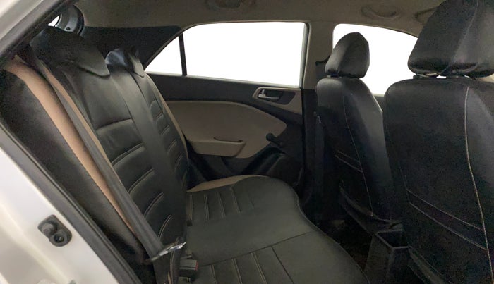 2016 Hyundai Elite i20 ERA 1.2, Petrol, Manual, 19,124 km, Right Side Rear Door Cabin