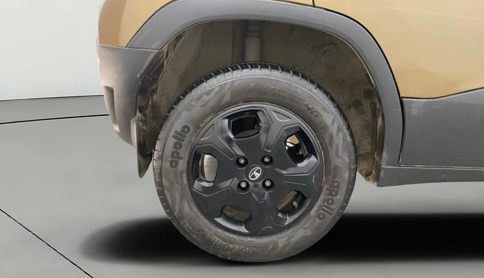 2023 Tata PUNCH ACCOMPLISHED MT, Petrol, Manual, 26,198 km, Right Rear Wheel