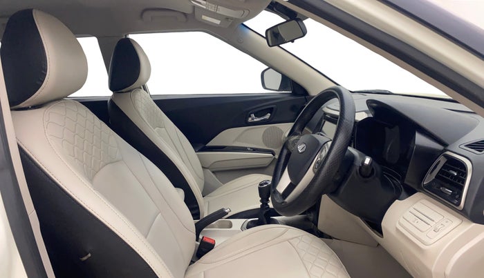 2021 Mahindra XUV300 W8 1.2 PETROL, Petrol, Manual, 80,378 km, Right Side Front Door Cabin