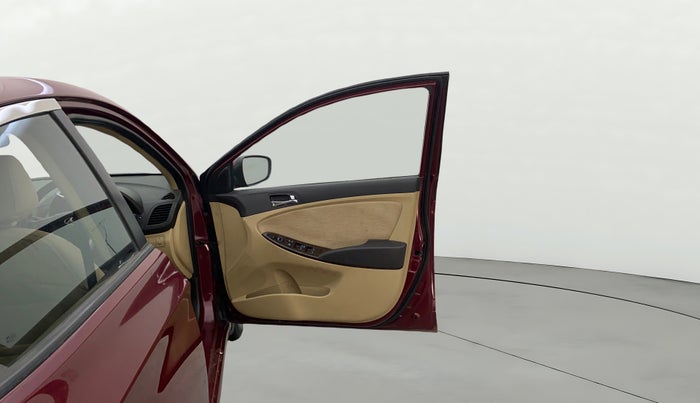 2014 Hyundai Verna FLUIDIC 1.6 VTVT SX, Petrol, Manual, 58,751 km, RHS Front Door