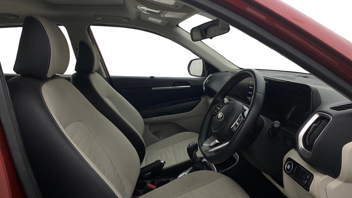 2020 KIA SONET HTX 1.0 IMT, Petrol, Manual, 27,576 km, Right Side Front Door Cabin