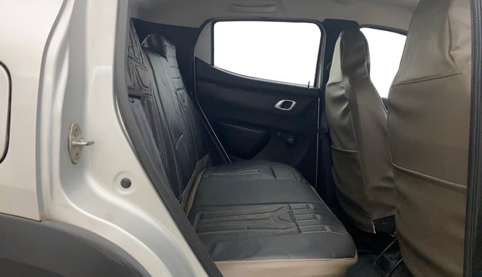 2018 Renault Kwid RXT 1.0 AMT (O), Petrol, Automatic, 30,704 km, Right Side Rear Door Cabin
