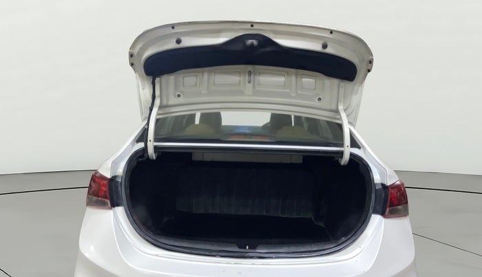 2018 Hyundai Verna 1.6 VTVT SX, Petrol, Manual, 75,728 km, Boot Door Open