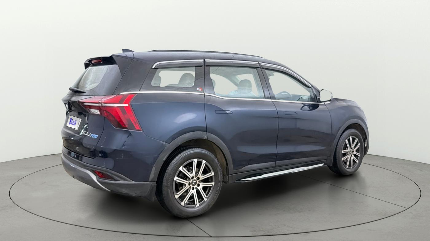 2022 Mahindra XUV700 AX 7 P AT 7 STR, Petrol, Automatic, 63,285 km, Right Back Diagonal