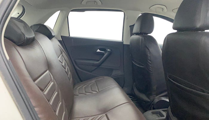 2015 Volkswagen Polo COMFORTLINE 1.2L, Petrol, Manual, 1,02,403 km, Right Side Rear Door Cabin