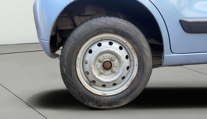2013 Maruti Wagon R 1.0 LXI, Petrol, Manual, 97,872 km, Right Rear Wheel