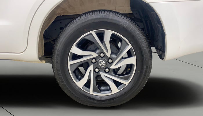 2022 Toyota Innova Crysta 2.7 GX AT 7 STR, Petrol, Automatic, 22,173 km, Left Rear Wheel