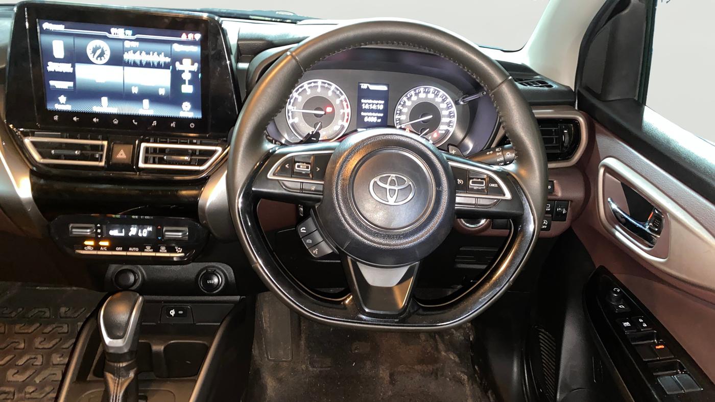 2024 Toyota Urban Cruiser Taisor V 1.0 Petrol AT, Petrol, Automatic, 26,999 km, Steering Wheel Close Up