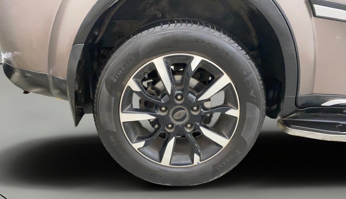 2018 Mahindra XUV500 W11 AT, Diesel, Automatic, 84,090 km, Right Rear Wheel