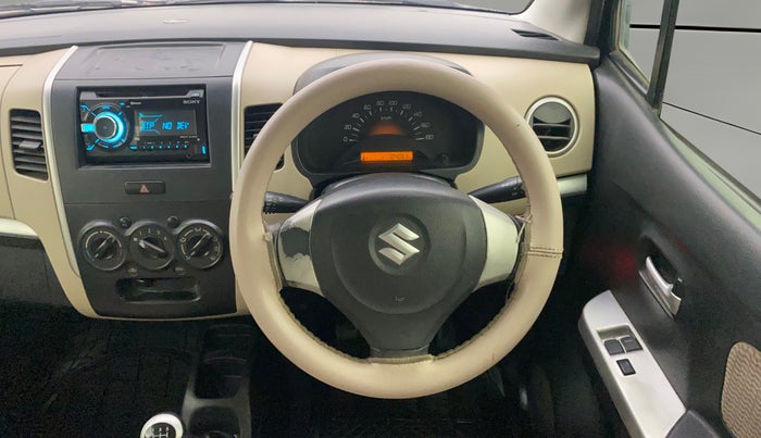 2017 Maruti Wagon R 1.0 LXI CNG, CNG, Manual, 1,04,063 km, Steering Wheel Close Up