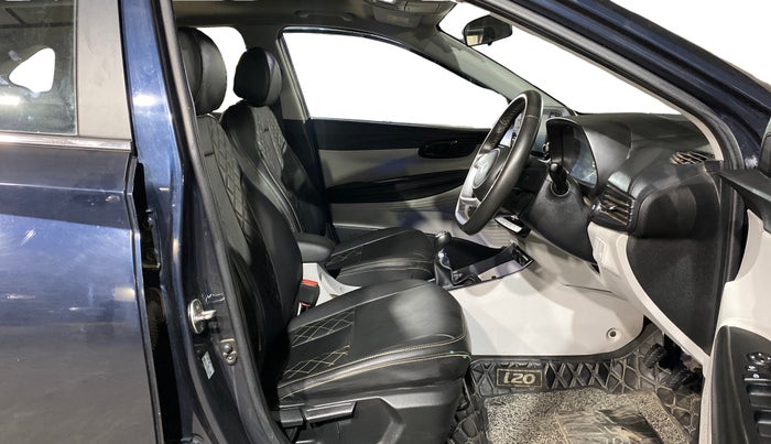 2025 Hyundai NEW I20 ASTA 1.2 MT, Petrol, Manual, 49,110 km, Right Side Front Door Cabin