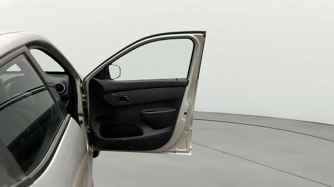 2018 Renault Kwid RXL, Petrol, Manual, 12,350 km, RHS Front Door