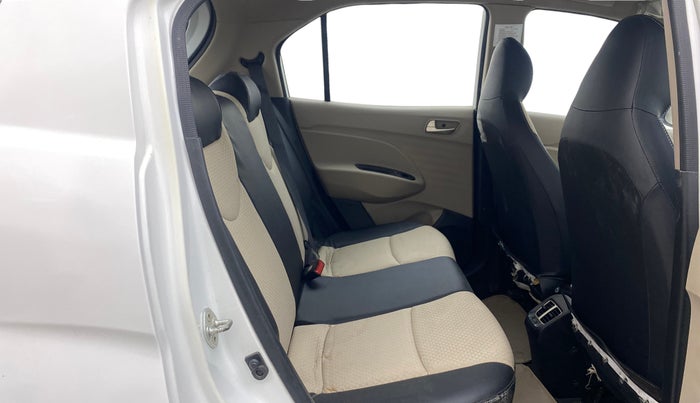 2018 Hyundai NEW SANTRO SPORTZ CNG, CNG, Manual, 94,346 km, Right Side Rear Door Cabin