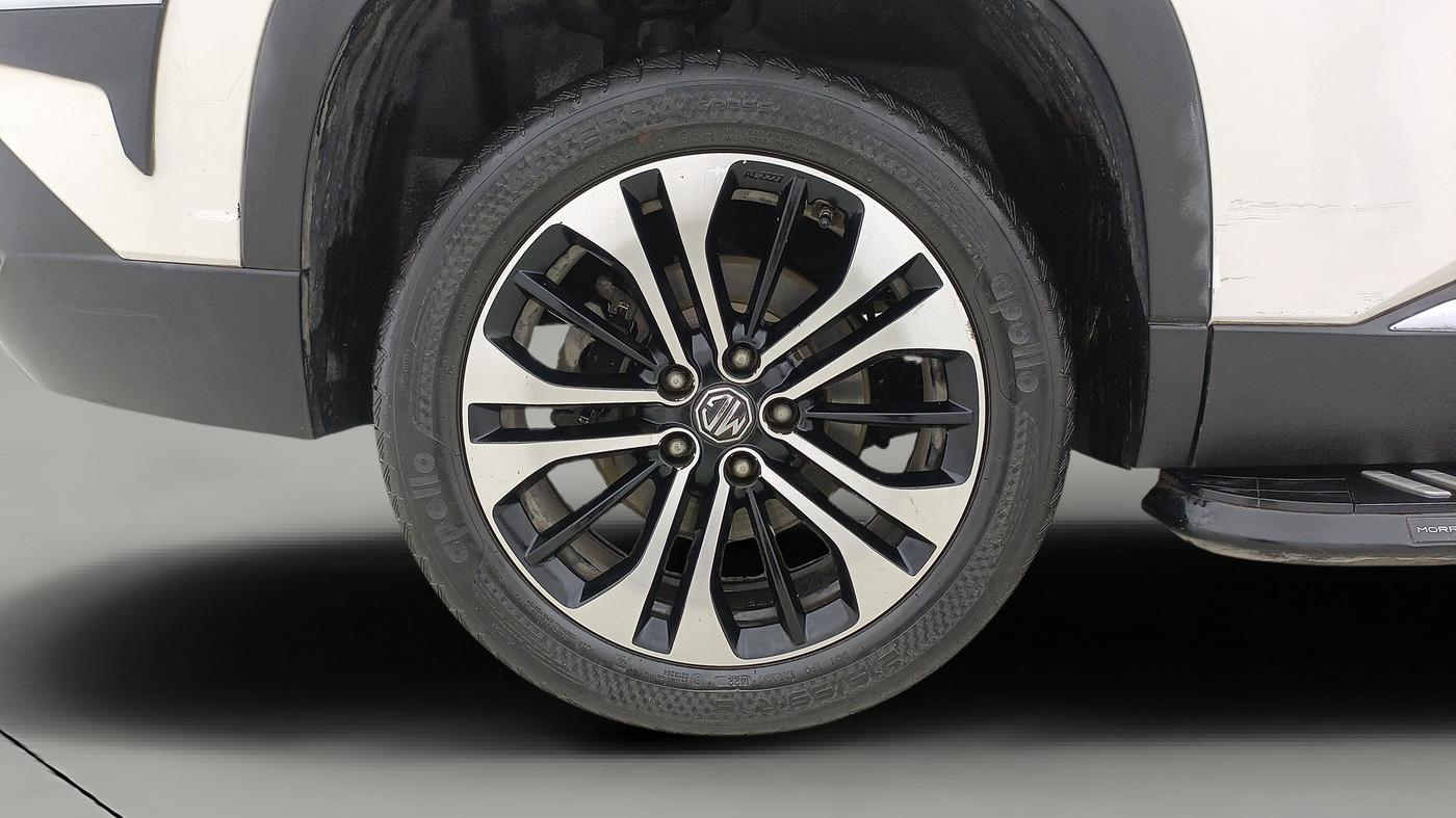 2021 MG HECTOR SHARP 1.5 PETROL CVT, Petrol, Automatic, 1,22,498 km, Right Rear Wheel