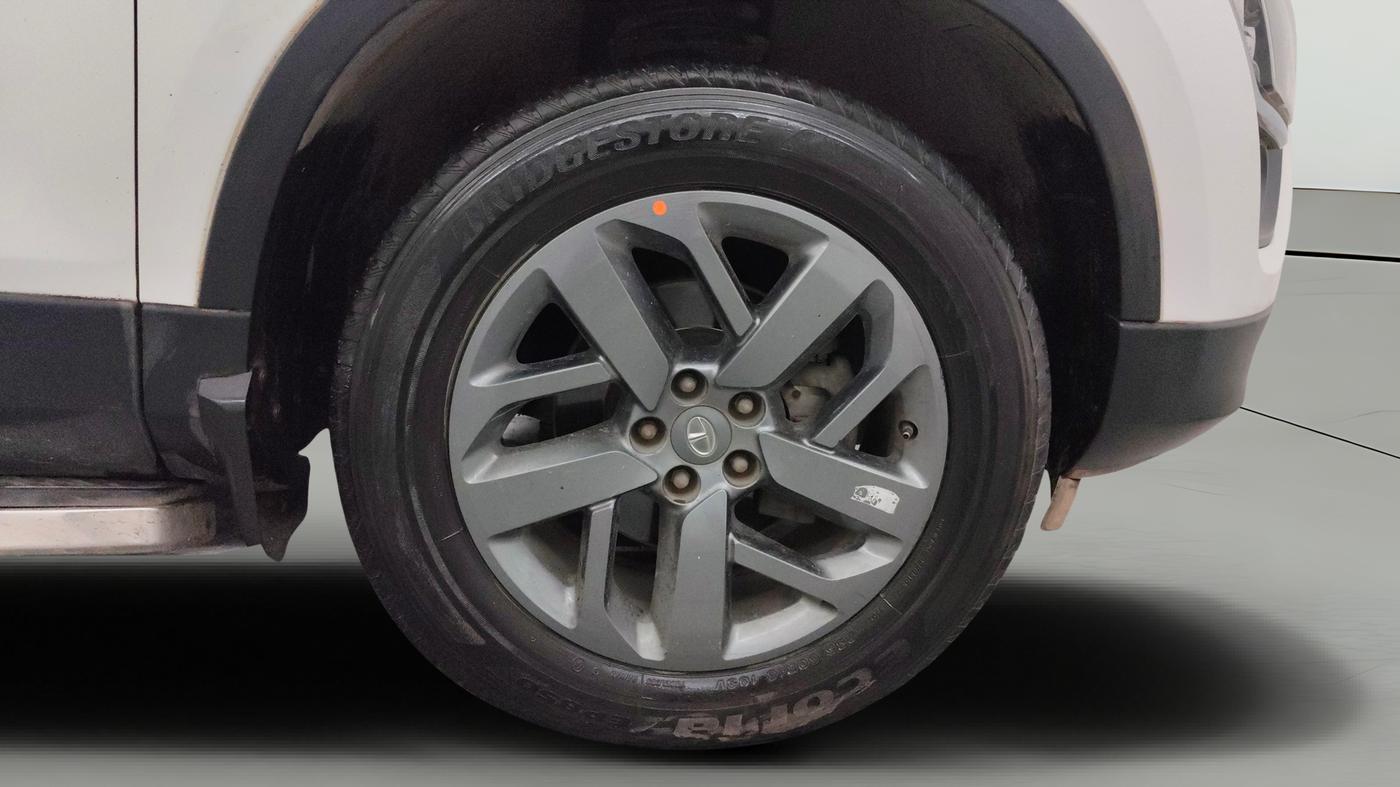 2021 Tata Safari XT PLUS, Diesel, Manual, 47,268 km, Right Front Wheel