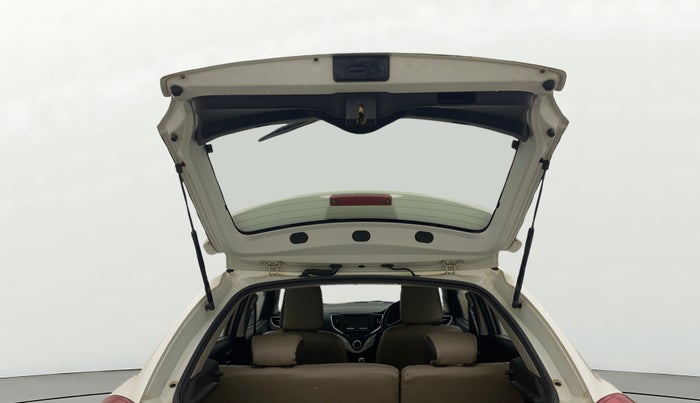 2017 Maruti Baleno DELTA DIESEL 1.3, Diesel, Manual, 35,333 km, Boot Door Open