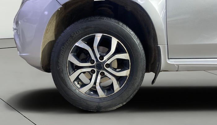 2015 Nissan Terrano XL D PLUS, Diesel, Manual, 1,00,083 km, Left Front Wheel