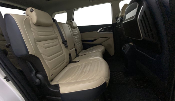 2023 KIA CARENS LUXURY PLUS 1.5 DIESEL AT 7 STR, Diesel, Automatic, 1,27,119 km, Right Side Rear Door Cabin