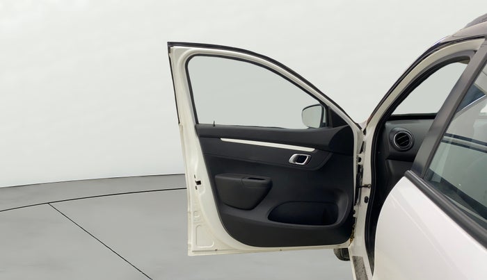 2023 Renault Kwid CLIMBER AMT 1.0, Petrol, Automatic, 18,332 km, LHS Front Door