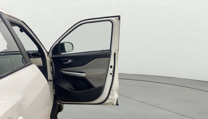 2022 Nissan MAGNITE XL, Petrol, Manual, 12,772 km, RHS Front Door