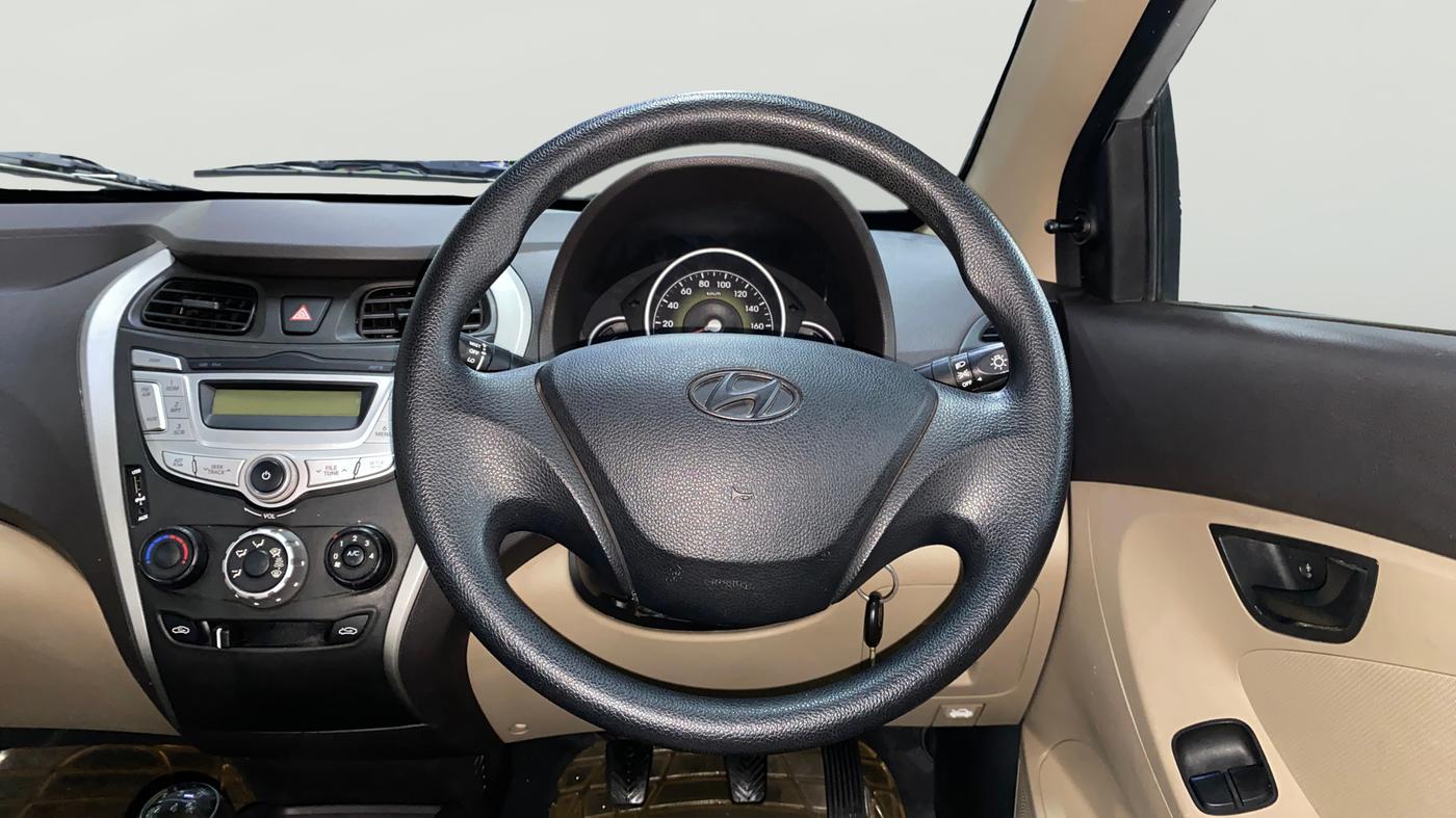 2014 Hyundai Eon MAGNA +, Petrol, Manual, 14,123 km, Steering Wheel Close Up