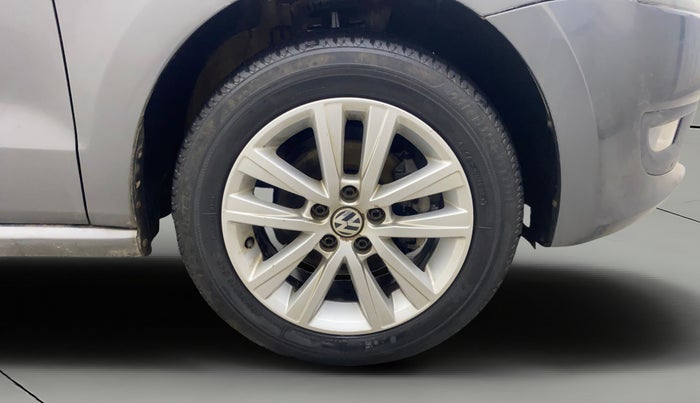 2013 Volkswagen Polo HIGHLINE DIESEL, Diesel, Manual, 71,850 km, Right Front Wheel