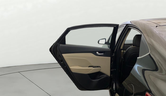 2017 Hyundai Verna 1.6 VTVT SX O, Petrol, Manual, 64,229 km, LHS Rear Door