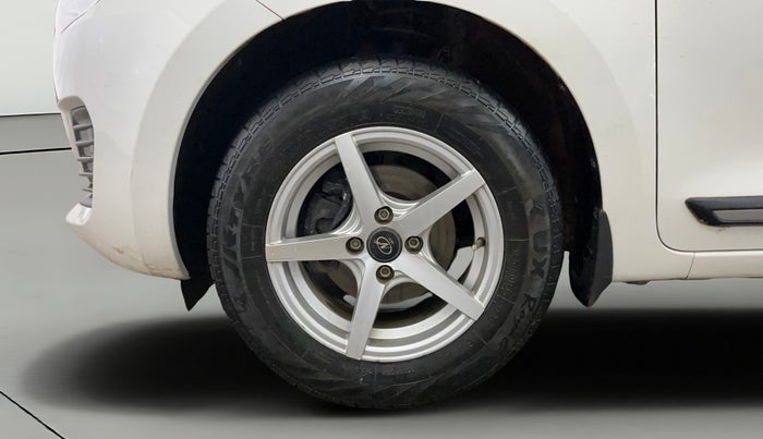 2023 Maruti Swift LXI, Petrol, Manual, 30,395 km, Left Front Wheel