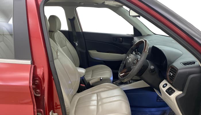 2020 Hyundai VENUE SX PLUS 1.0 TURBO DCT, Petrol, Automatic, 1,04,187 km, Right Side Front Door Cabin