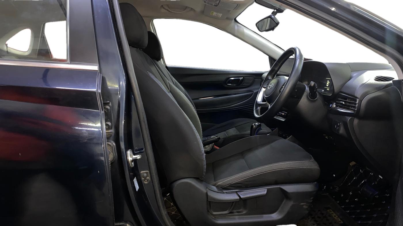2021 Hyundai NEW I20 ASTA 1.2 AT, Petrol, Automatic, 49,399 km, Right Side Front Door Cabin