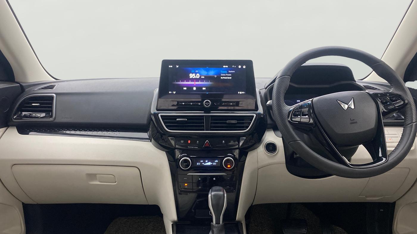2025 Mahindra XUV 3XO AX5 1.2 L TCMPFI AT, Petrol, Automatic, 13,681 km, Air Conditioner