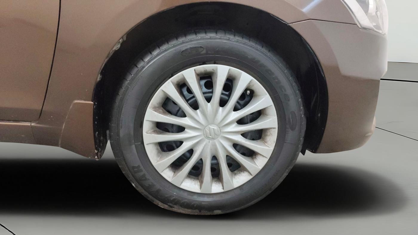2015 Maruti Ciaz VXI+, Petrol, Manual, 94,306 km, Right Front Wheel